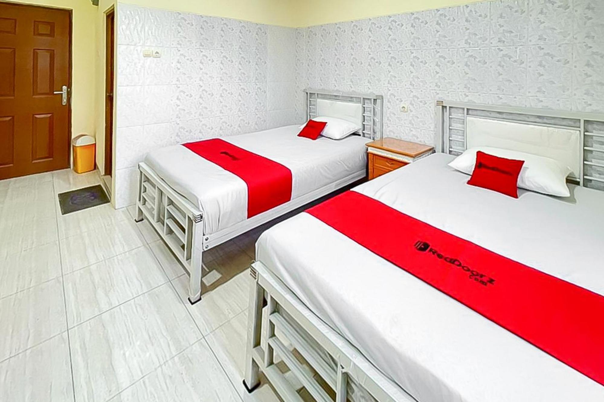 Reddoorz Near Grage Mall Cirebon Hotel Kültér fotó