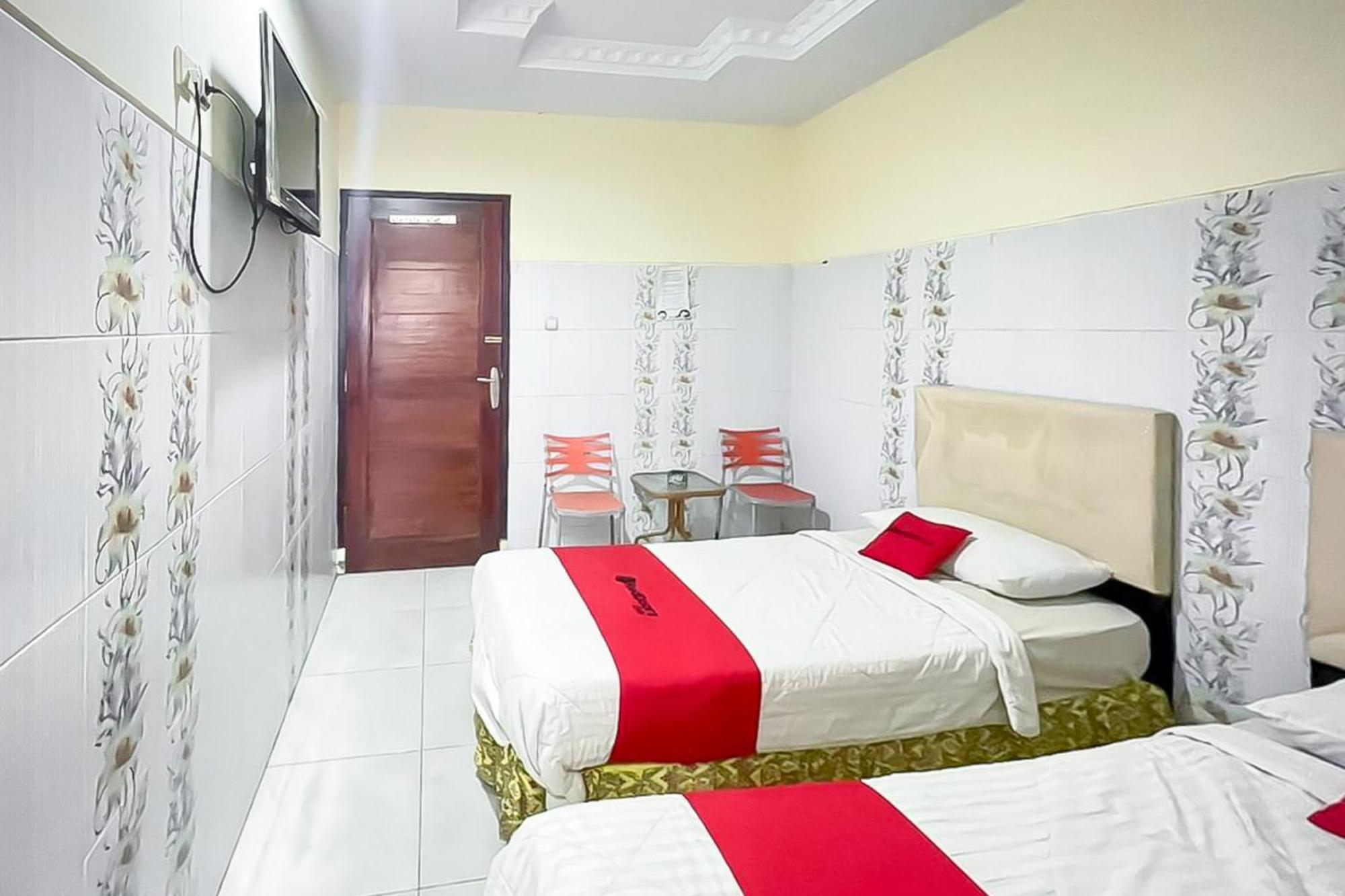 Reddoorz Near Grage Mall Cirebon Hotel Kültér fotó