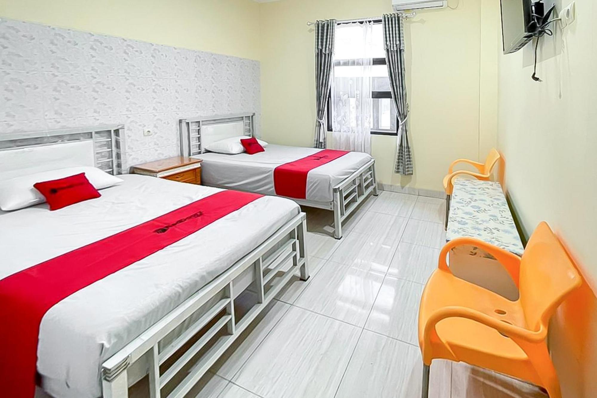 Reddoorz Near Grage Mall Cirebon Hotel Kültér fotó