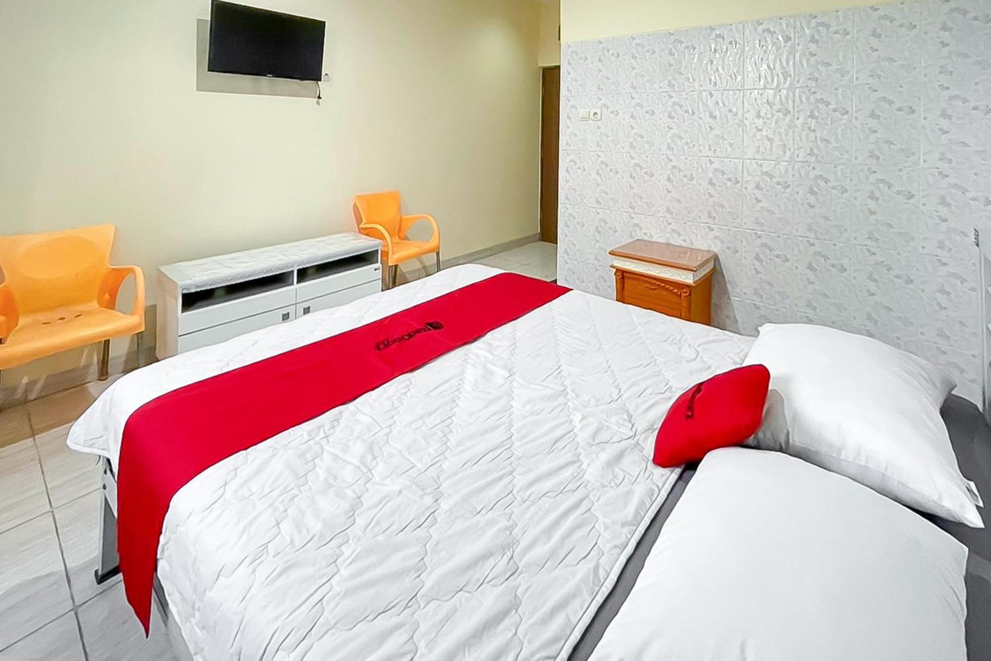 Reddoorz Near Grage Mall Cirebon Hotel Kültér fotó